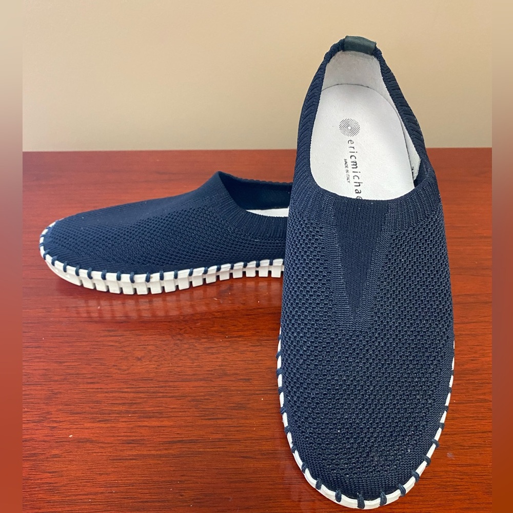 Eric Michael Lucy slip on Sz 7
